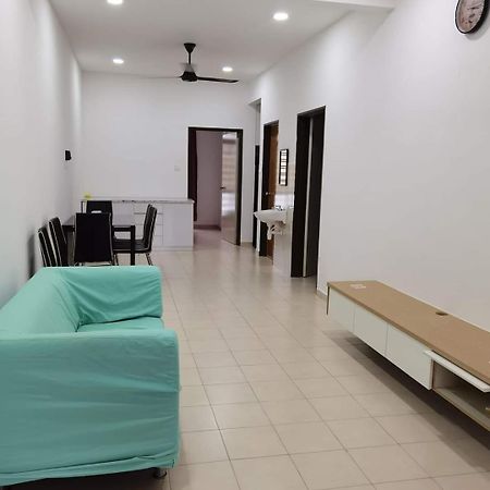 Infinity Homestay Bandar Cemerlang Ulu Tiram Exterior photo