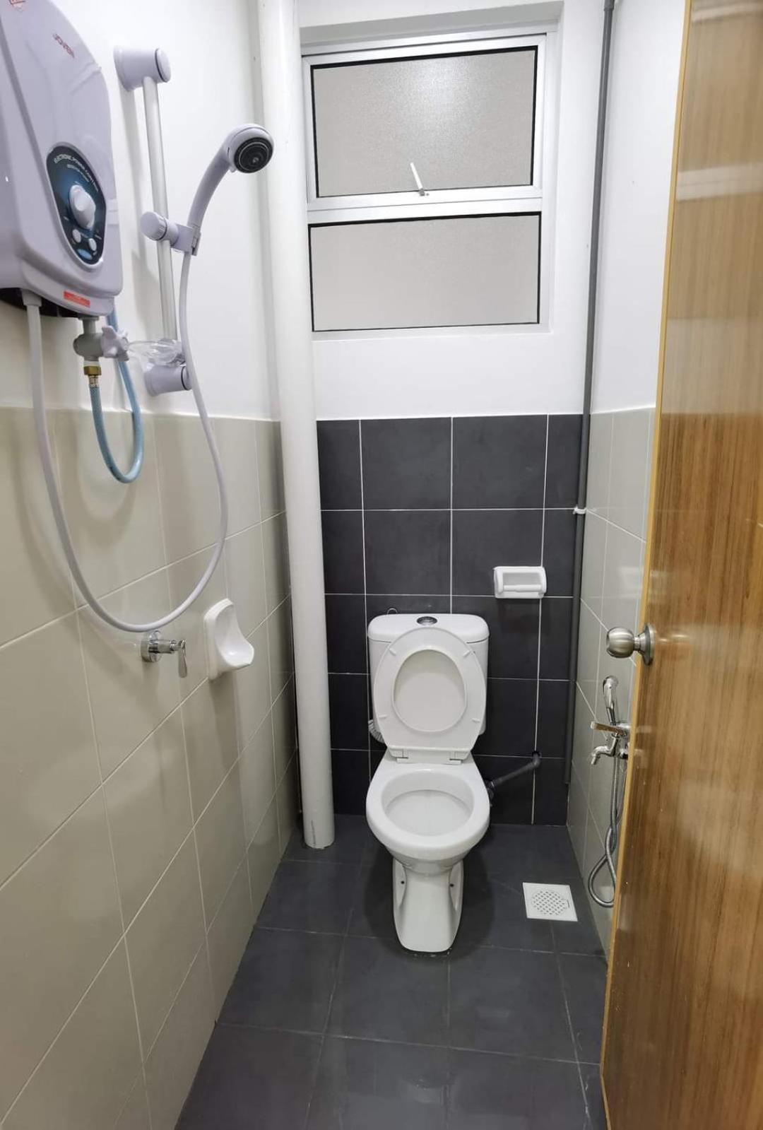 Infinity Homestay Bandar Cemerlang Ulu Tiram Exterior photo