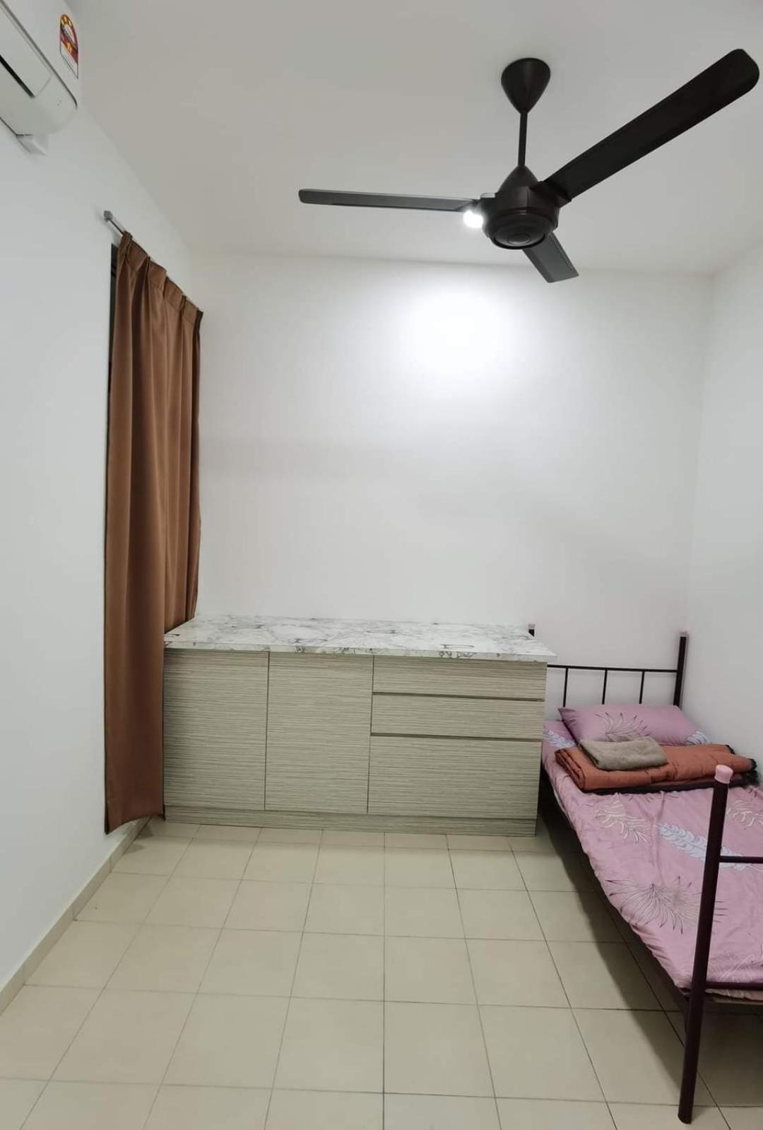 Infinity Homestay Bandar Cemerlang Ulu Tiram Exterior photo